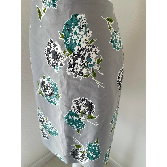 Ann Taylor Skirt - Picture 2 of 6
